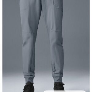 ALO Yoga Men's Light Gray Sweatpants